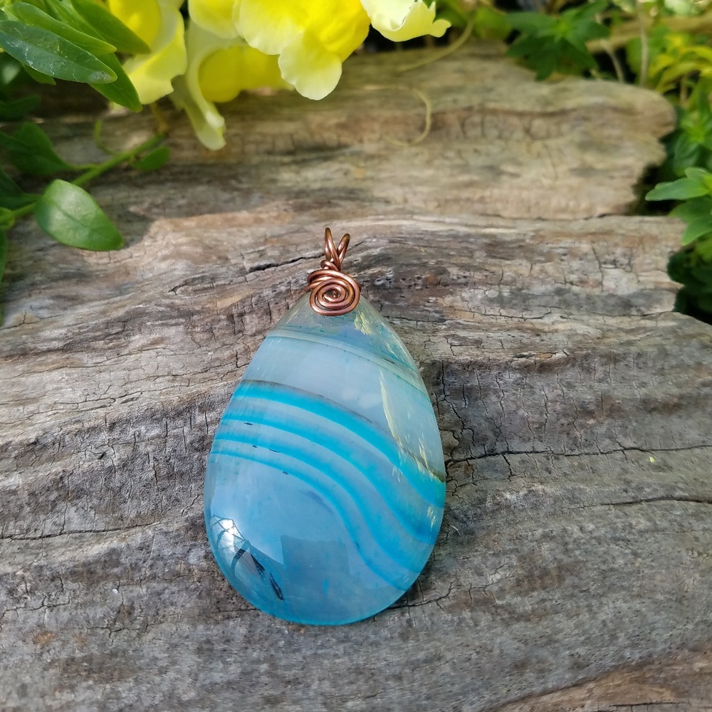 Agate necklace. Handmade wire wrap.